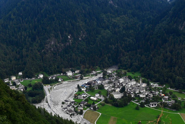 Helicopter And Hoof: Emergency Livestock Evacuation In Swiss Alps Due To Landslide Risk Helicopter And Hoof: Emergency Livestock Evacuation In Swiss Alps Due To Landslide Risk