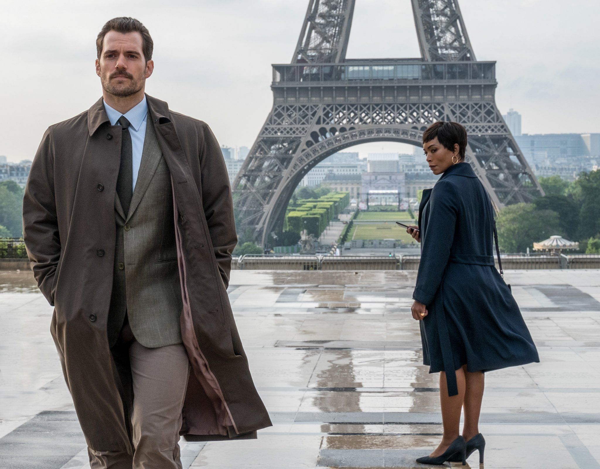 Henry Cavill's Mission: Impossible - Fallout Beard: Tom Cruise Explains The Mid-Scene Growth Henry Cavill's Mission: Impossible - Fallout Beard: Tom Cruise Explains The Mid-Scene Growth