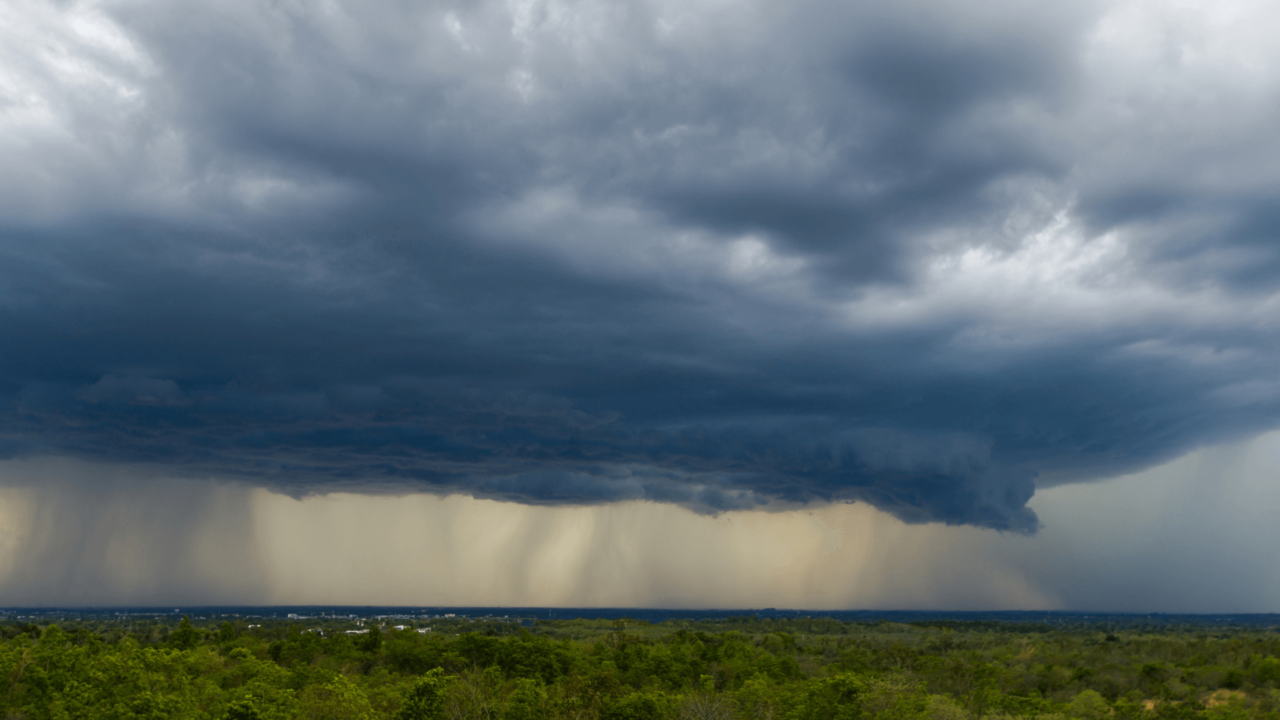 High Winds And Fast-Moving Storms: Safety Tips And Precautions High Winds And Fast-Moving Storms: Safety Tips And Precautions