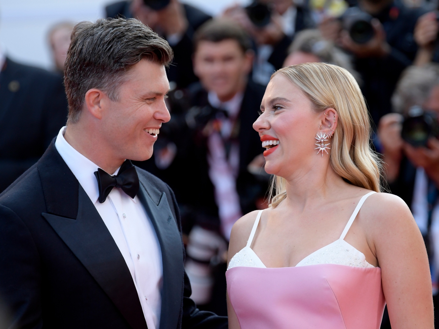 Hollywood Pay Gaps: The Colin Jost And Scarlett Johansson Case Study Hollywood Pay Gaps: The Colin Jost And Scarlett Johansson Case Study