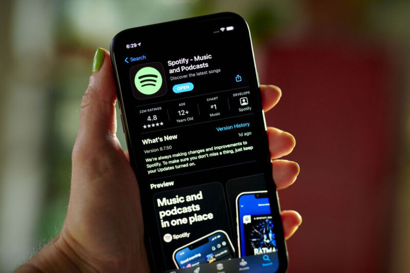 How To Pay On Spotify's New IPhone App How To Pay On Spotify's New IPhone App