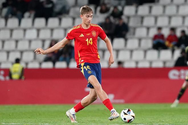 Huijsen To Barcelona: Could He Fill Araujo's Shoes?