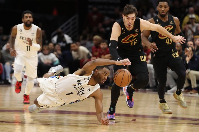 Hunter Explodes For 32 As Cavaliers Extend Winning Streak To 10 Hunter Explodes For 32 As Cavaliers Extend Winning Streak To 10