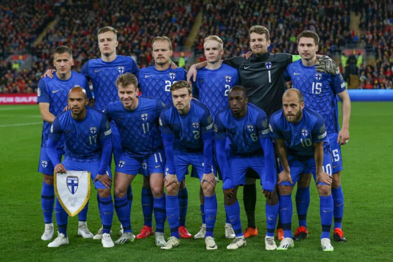 Huuhkajat MM-karsinnoissa: Uuden Valmennuksen Haasteet Huuhkajat MM-karsinnoissa: Uuden Valmennuksen Haasteet
