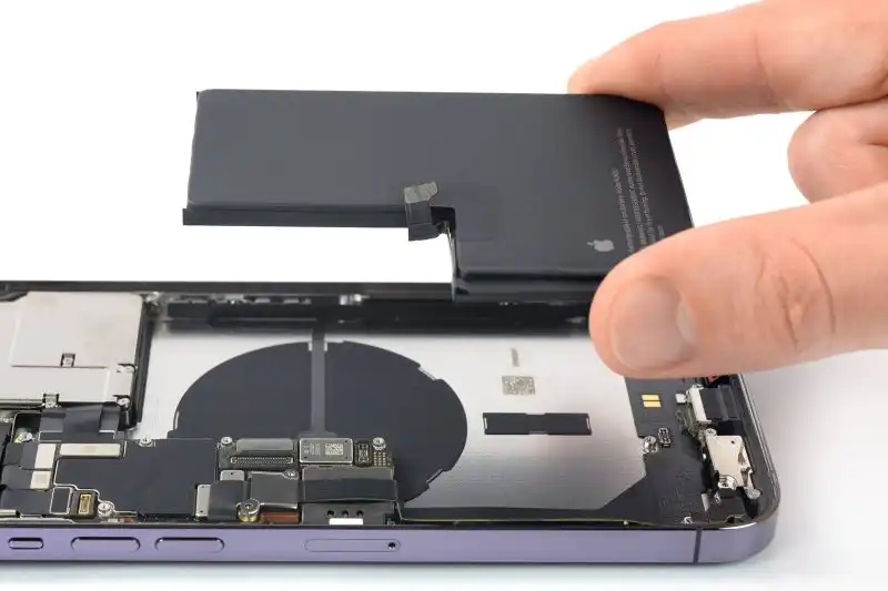 IPhone 電池續航力不足?蘋果擬用AI技術延長電池壽命 IPhone 電池續航力不足?蘋果擬用AI技術延長電池壽命