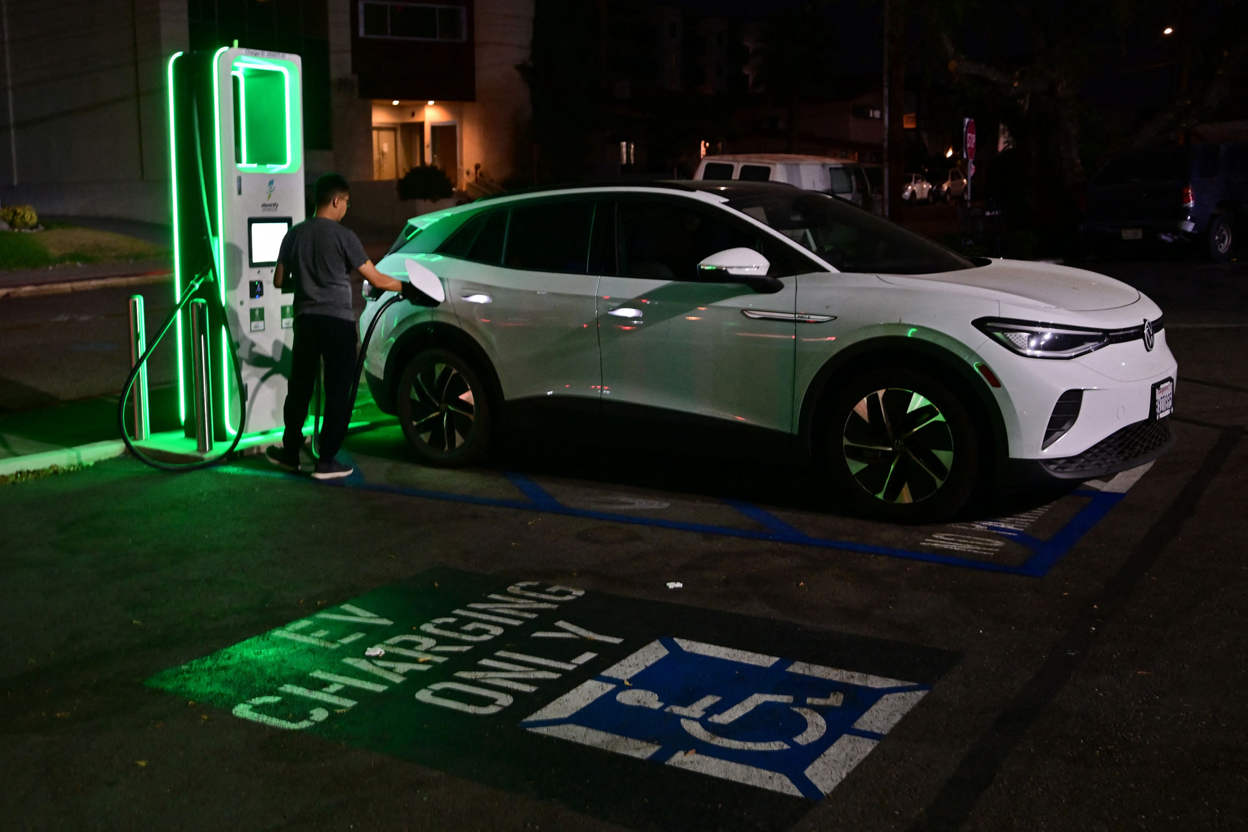 Increased Opposition To EV Mandates From Car Dealerships Increased Opposition To EV Mandates From Car Dealerships