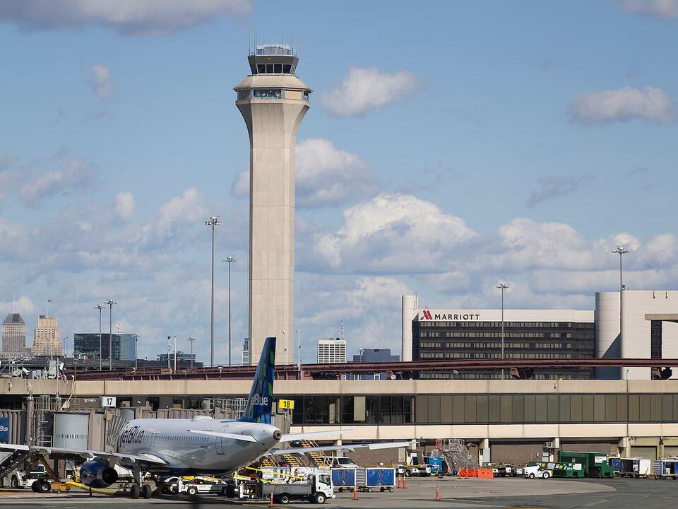 'Incredibly Dangerous': Months Of Warnings Preceded Latest Newark Air Traffic Control Outage 'Incredibly Dangerous': Months Of Warnings Preceded Latest Newark Air Traffic Control Outage