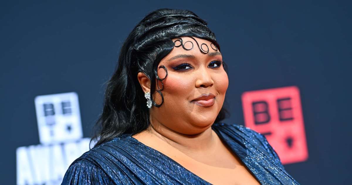 Internet Reacts: Lizzo's Stunning Weight Transformation Internet Reacts: Lizzo's Stunning Weight Transformation