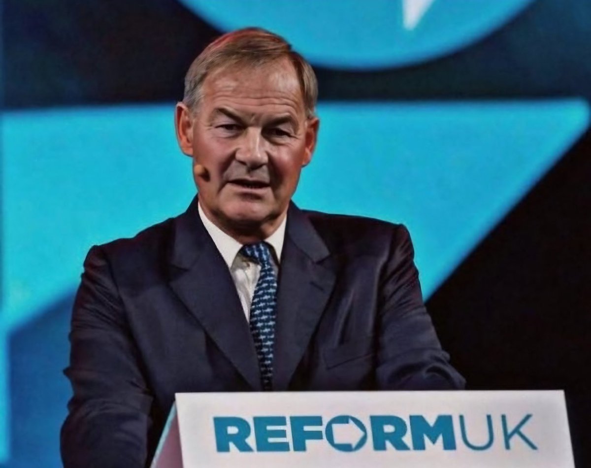 Investigation Launched: Police Question MP Rupert Lowe Investigation Launched: Police Question MP Rupert Lowe