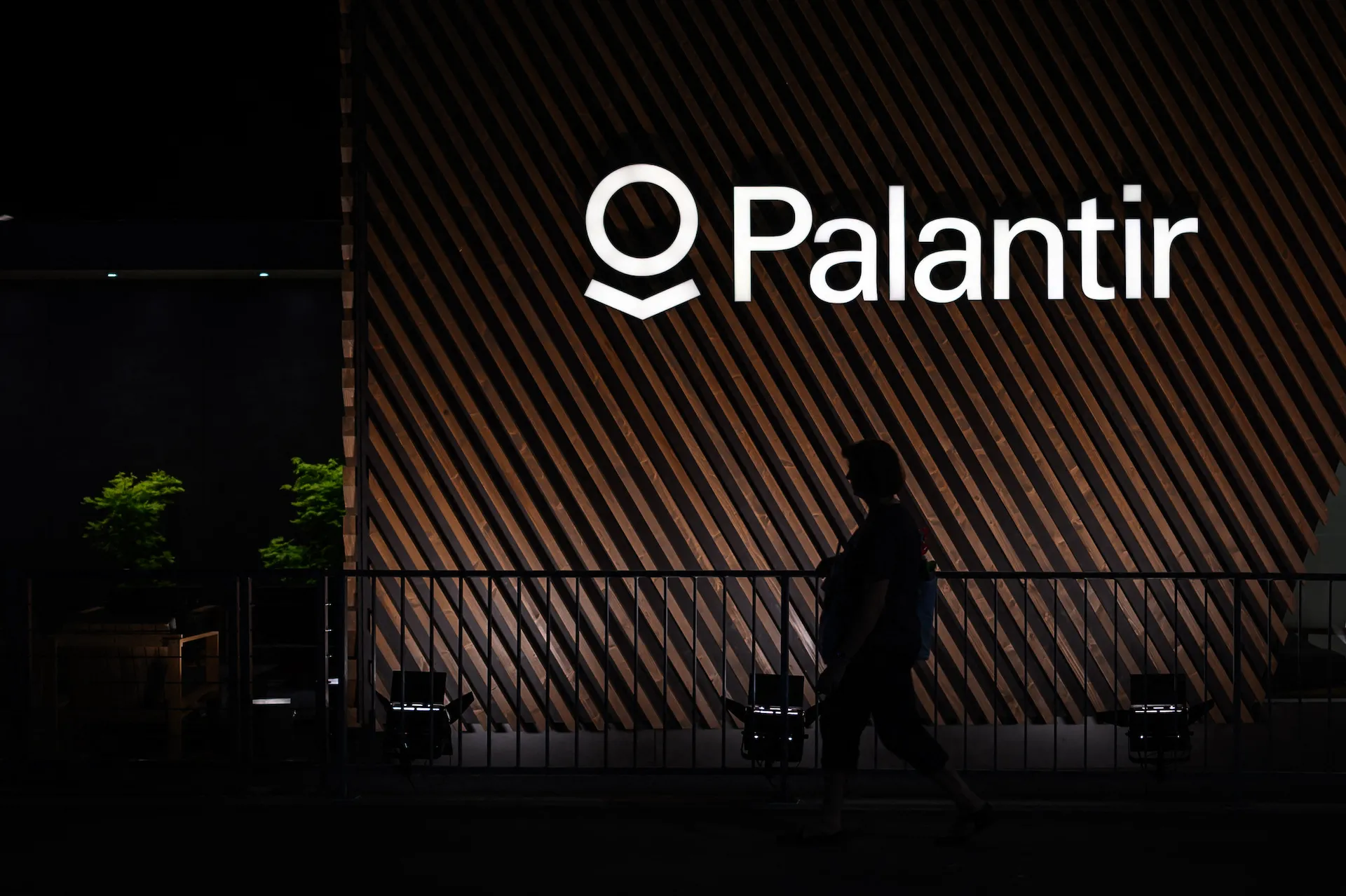 Investing In Palantir: A Detailed Guide For 2024 Investing In Palantir: A Detailed Guide For 2024