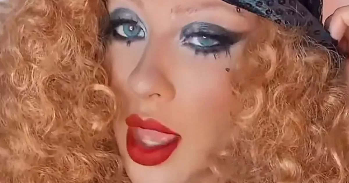 Is This Christina Aguilera? Fans React To The Singer's Different Look Is This Christina Aguilera? Fans React To The Singer's Different Look