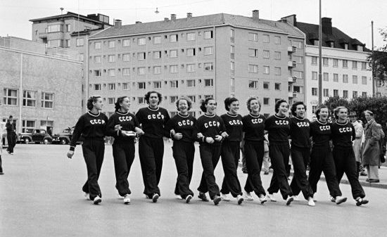 История Успеха Мирры Андреевой: От Первых Шагов До Вершин Тенниса История Успеха Мирры Андреевой: От Первых Шагов До Вершин Тенниса