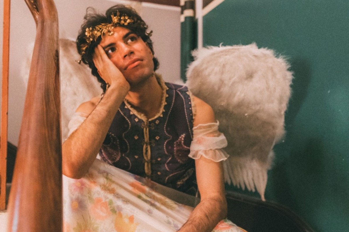 Jacob Alon Unveils New Single: August Moon Jacob Alon Unveils New Single: August Moon