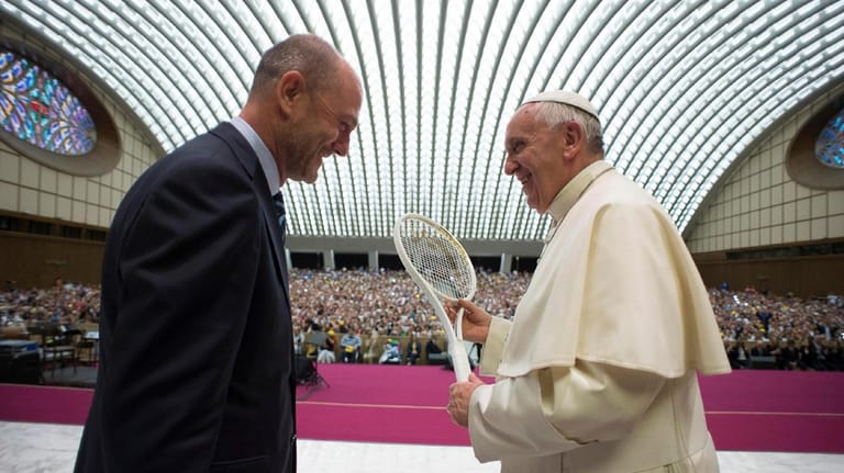 Jannik Sinner And Pope Leo XIV: Photo Of The Day At The Italian Open Jannik Sinner And Pope Leo XIV: Photo Of The Day At The Italian Open