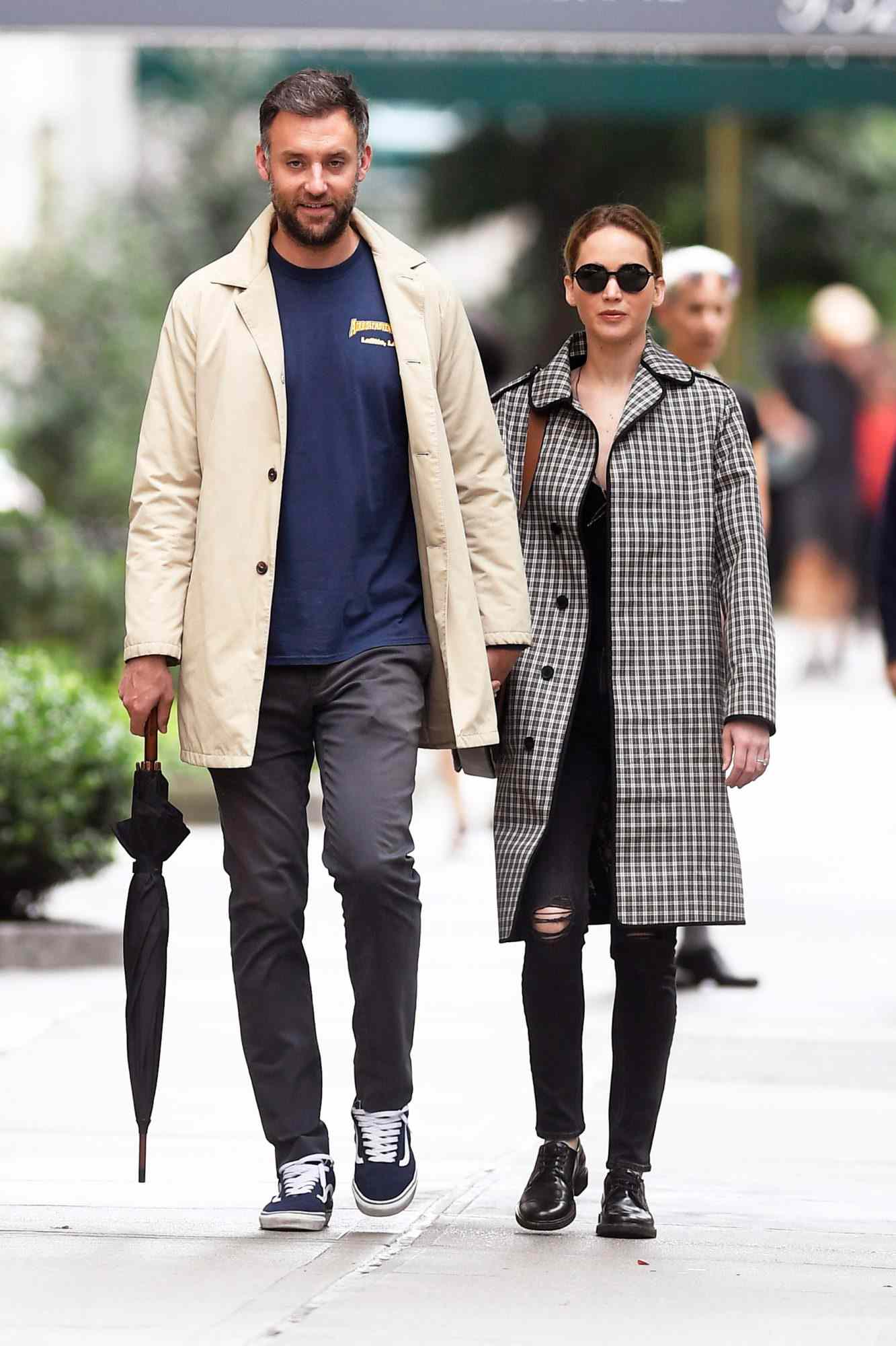 Jennifer Lawrence & Cooke Maroney: Couple Seen Out After Second Child Rumors Jennifer Lawrence & Cooke Maroney: Couple Seen Out After Second Child Rumors