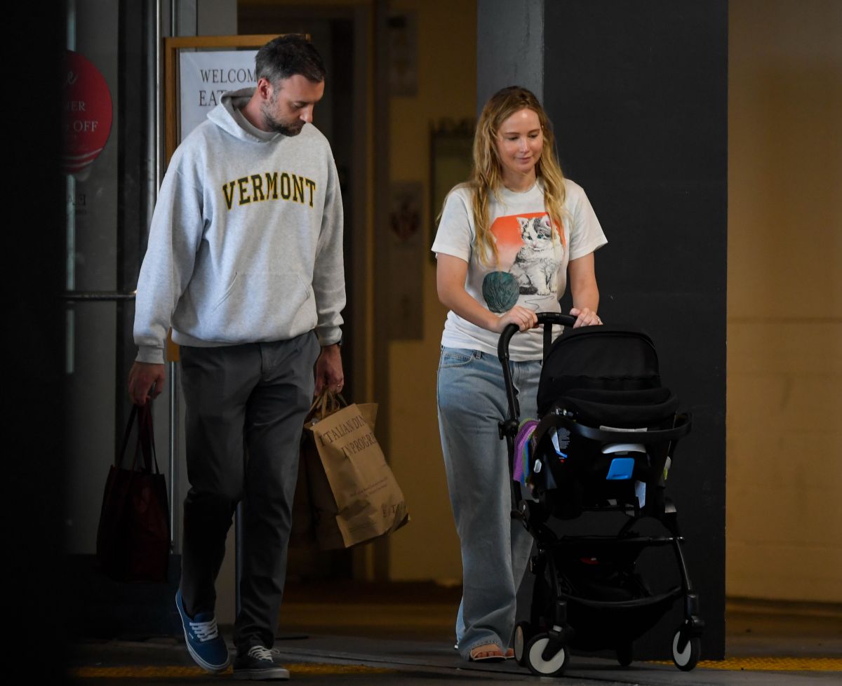 Jennifer Lawrence And Cooke Maroney: Spotted Out Following Second Baby Reports Jennifer Lawrence And Cooke Maroney: Spotted Out Following Second Baby Reports