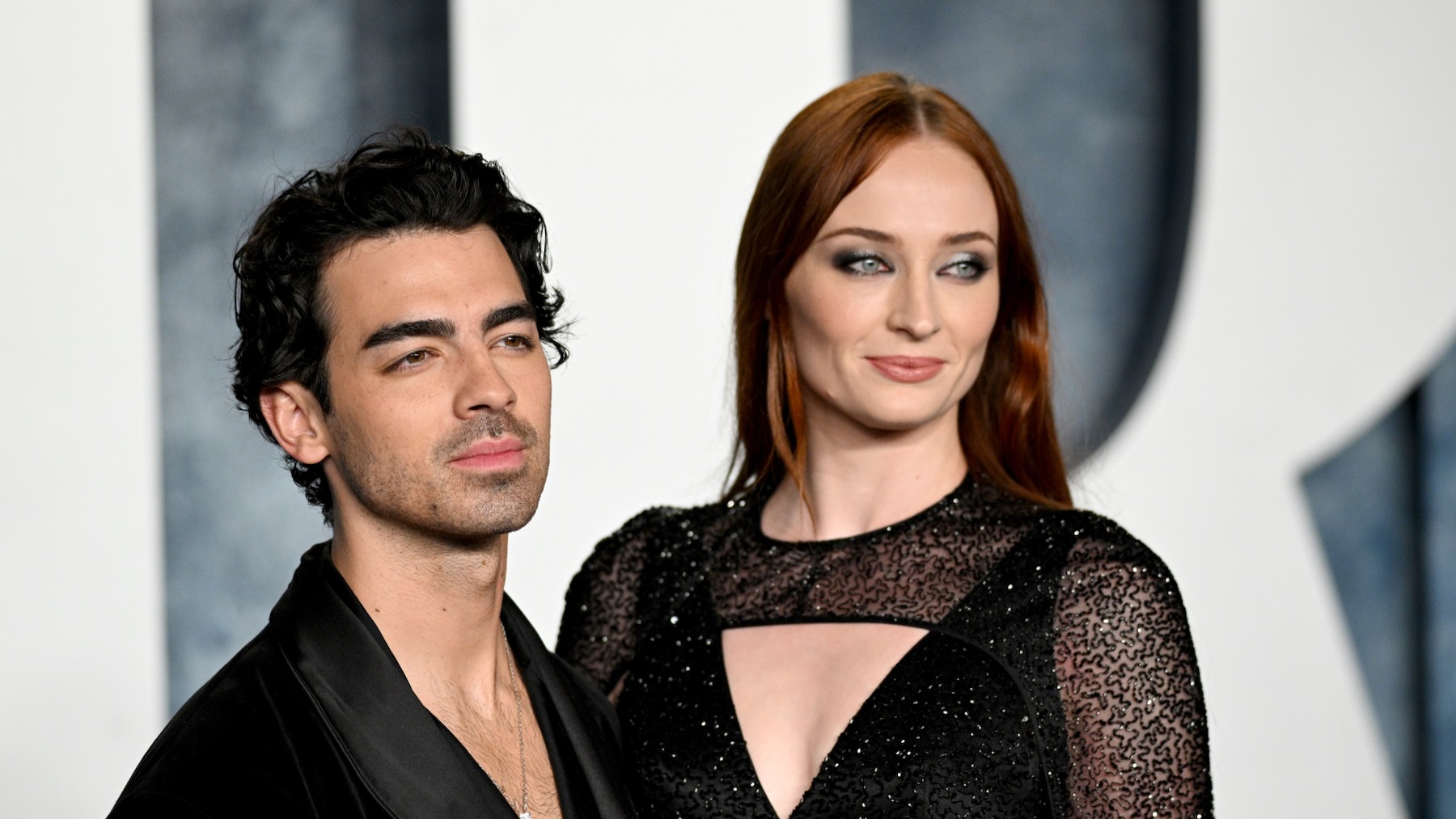 Joe Jonas And The Married Couple Fight: The Best Reaction Joe Jonas And The Married Couple Fight: The Best Reaction