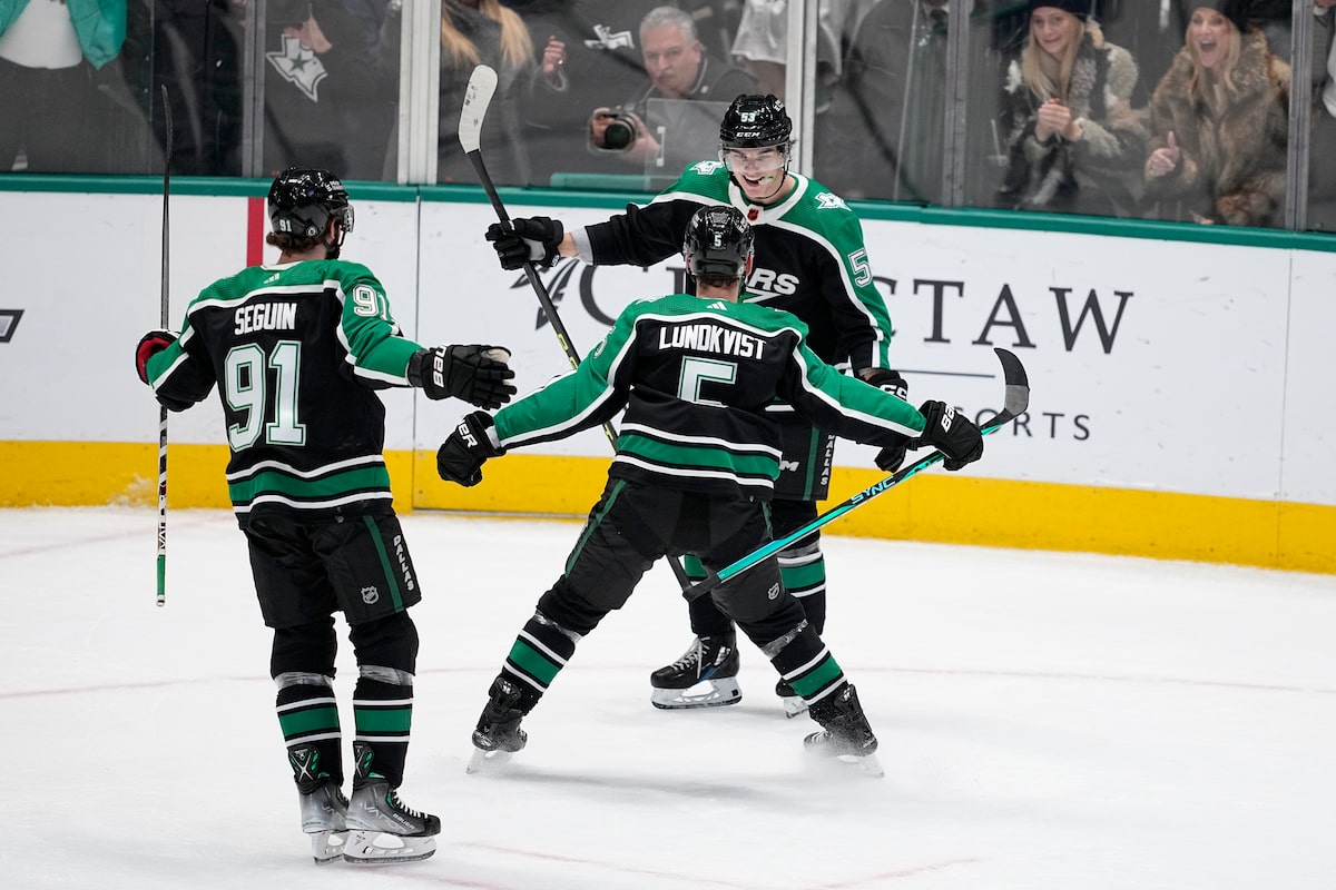 Johnston's Record-Setting Goal Propels Stars To 6-2 Victory Over Avalanche Johnston's Record-Setting Goal Propels Stars To 6-2 Victory Over Avalanche