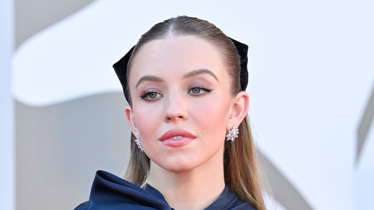 Jonathan Davino And Sydney Sweeney: Breakup Speculation And Recent Sighting Jonathan Davino And Sydney Sweeney: Breakup Speculation And Recent Sighting