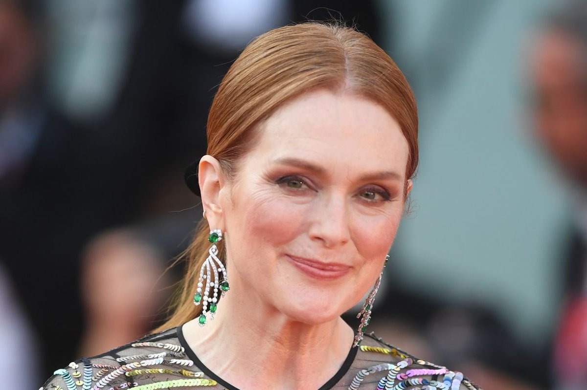 Julianne Moore In Siren: Trailer #1 Analysis - Dark Comedy Series Julianne Moore In Siren: Trailer #1 Analysis - Dark Comedy Series