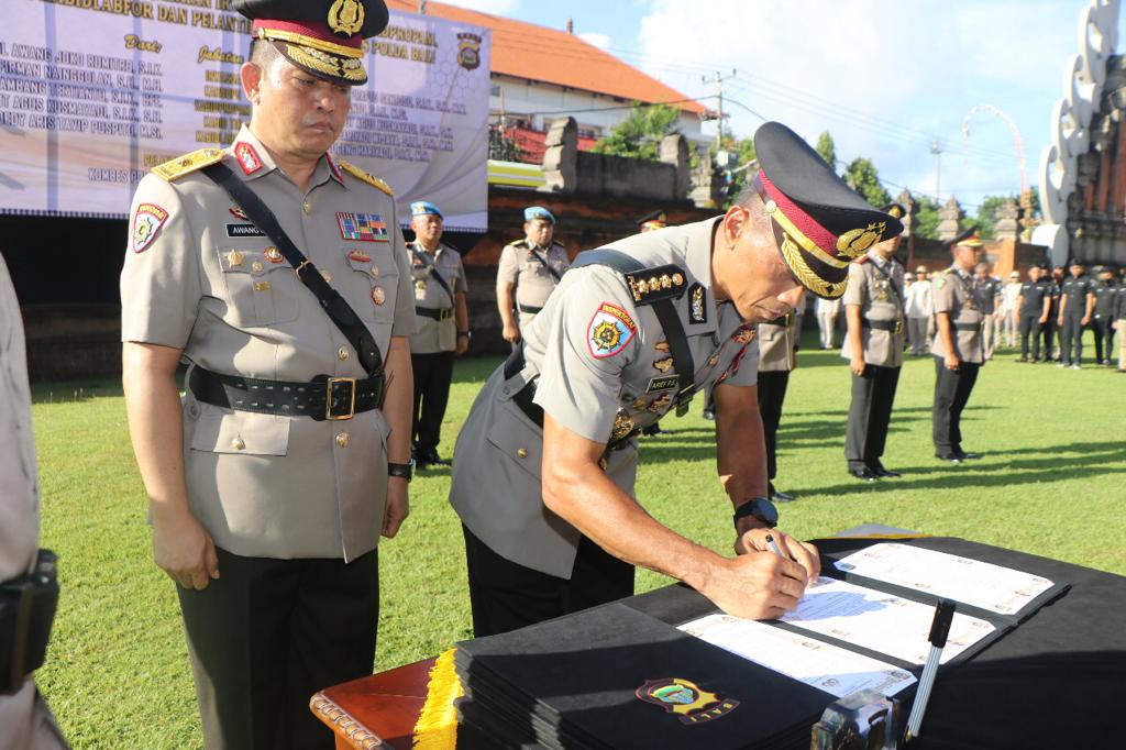 Kapolda Irjen Daniel Pimpin Sertijab 7 Pamen Polda Bali: Pesan Pentingnya Kapolda Irjen Daniel Pimpin Sertijab 7 Pamen Polda Bali: Pesan Pentingnya