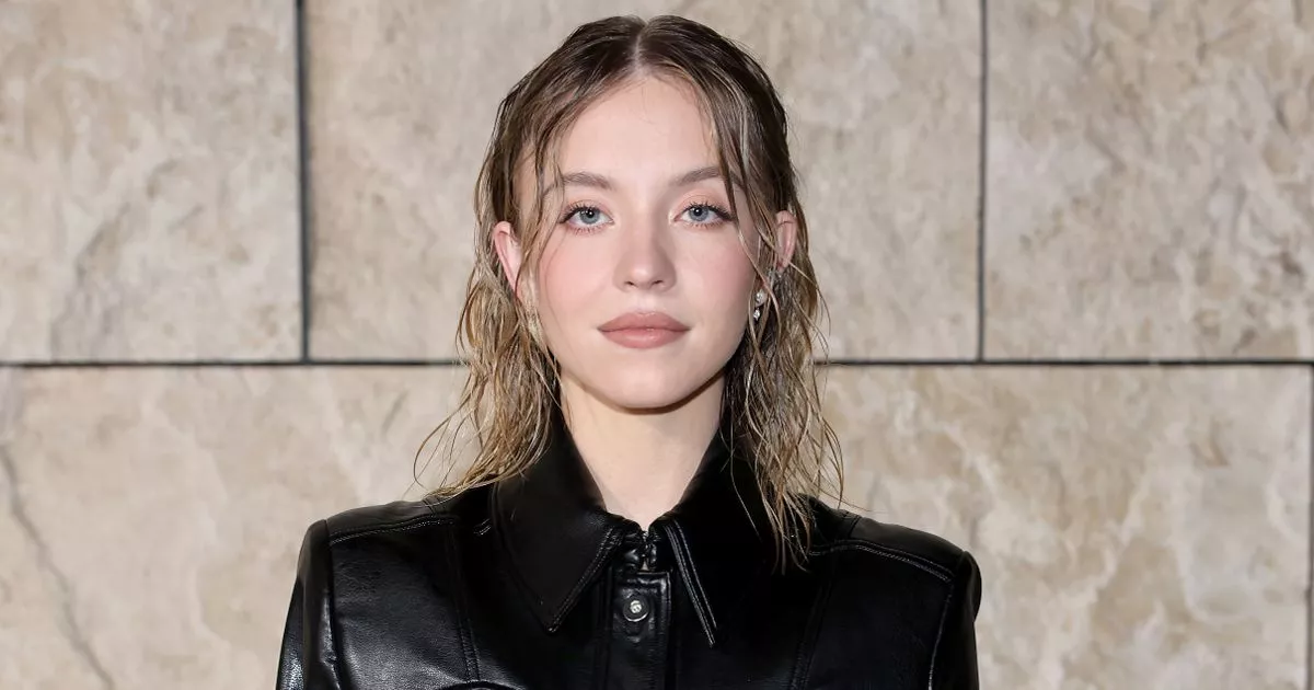 Karaoke Night: Sydney Sweeney Channels Breakup Emotions After Split Karaoke Night: Sydney Sweeney Channels Breakup Emotions After Split