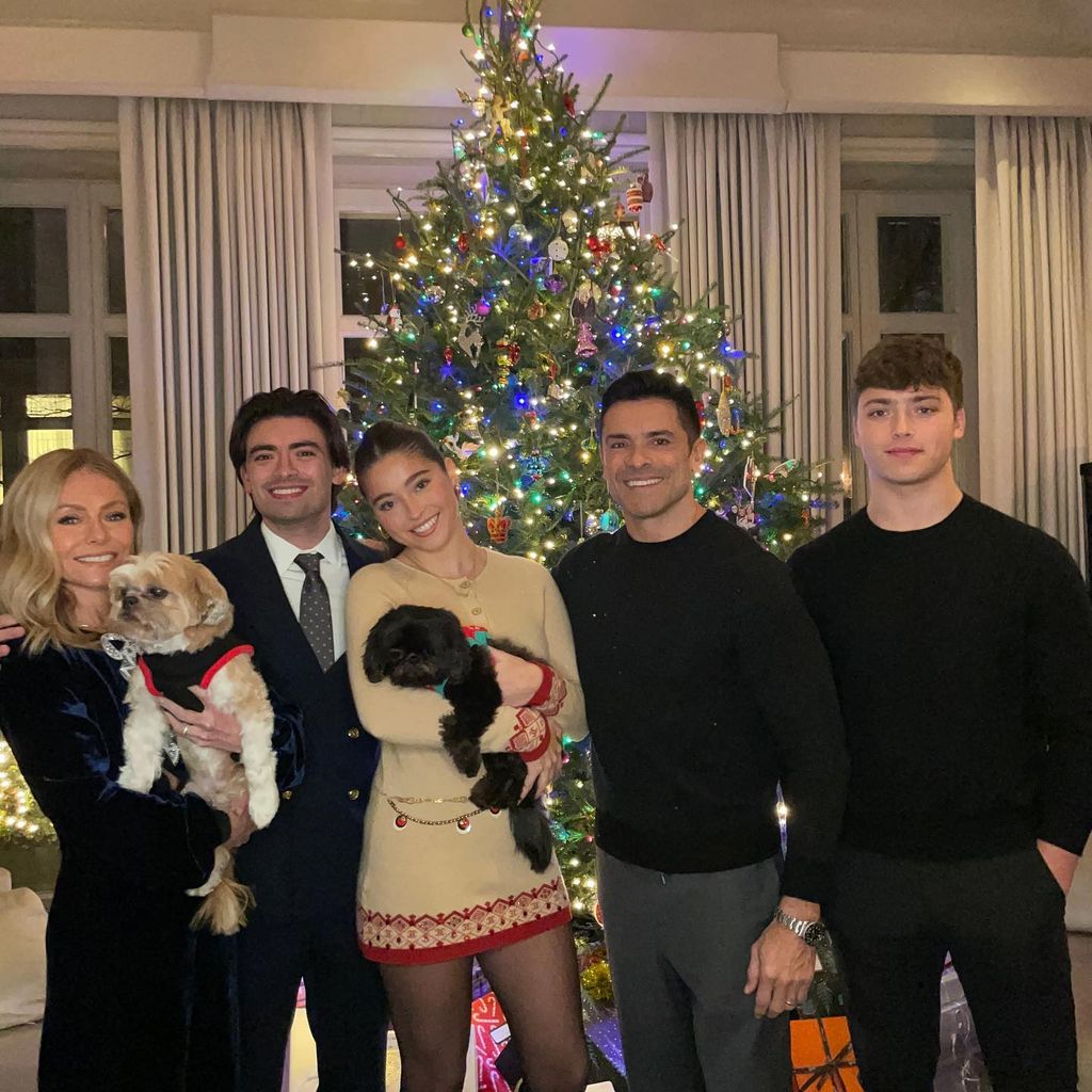 Kelly Ripa & Mark Consuelos Reveal New Temporary Studio: A Look Inside Kelly Ripa & Mark Consuelos Reveal New Temporary Studio: A Look Inside