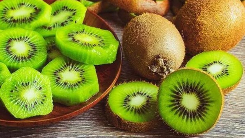 Kivinin Kabuğu Yenir Mi? Besin Değerleri Ve Tüketim Yöntemleri Kivinin Kabuğu Yenir Mi? Besin Değerleri Ve Tüketim Yöntemleri