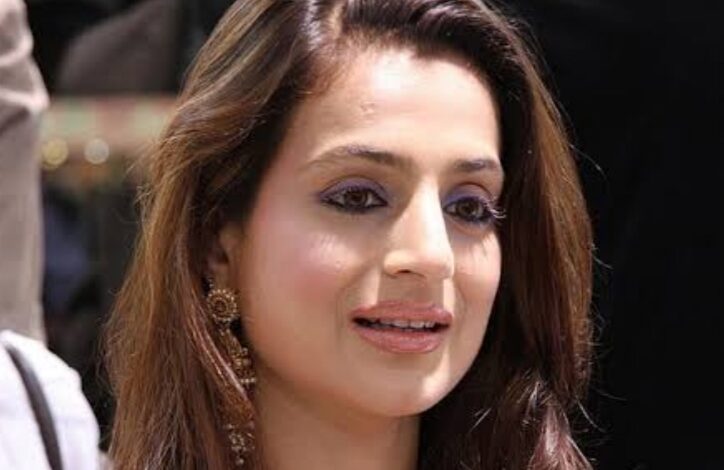 کیا امیشا پٹیل حاملہ ہیں؟ ان کی حالیہ تصاویر نے مداحوں کو الجھا دیا ہے کیا امیشا پٹیل حاملہ ہیں؟ ان کی حالیہ تصاویر نے مداحوں کو الجھا دیا ہے