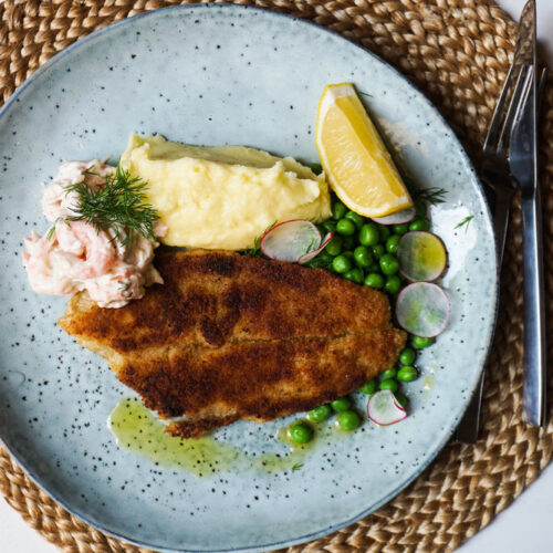 Kycklingnuggets Recept: Krispigt Majsflingor Panering Och Färska Smaker Kycklingnuggets Recept: Krispigt Majsflingor Panering Och Färska Smaker