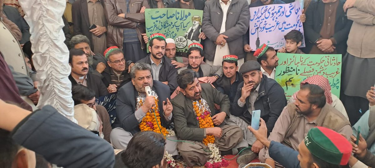 لاہور: مرغی، گوشت، اور بیف کی بڑھتی ہوئی قیمتوں کا مسئلہ لاہور: مرغی، گوشت، اور بیف کی بڑھتی ہوئی قیمتوں کا مسئلہ