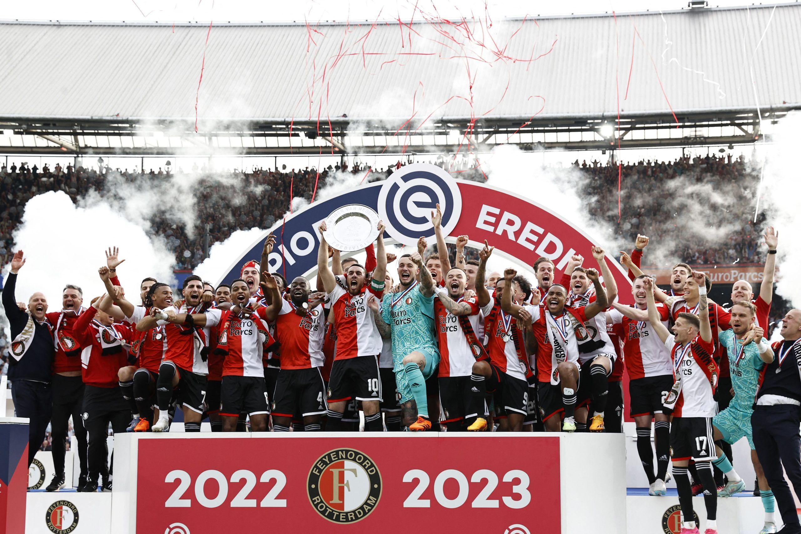 Last-Minute Cup Victory: Go Ahead Eagles Win Thanks To De Busser's Penalty Skills Last-Minute Cup Victory: Go Ahead Eagles Win Thanks To De Busser's Penalty Skills