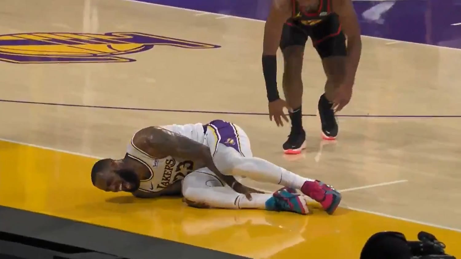 LeBron James' Knee Injury Forces Him To Skip 2025 Met Gala LeBron James' Knee Injury Forces Him To Skip 2025 Met Gala
