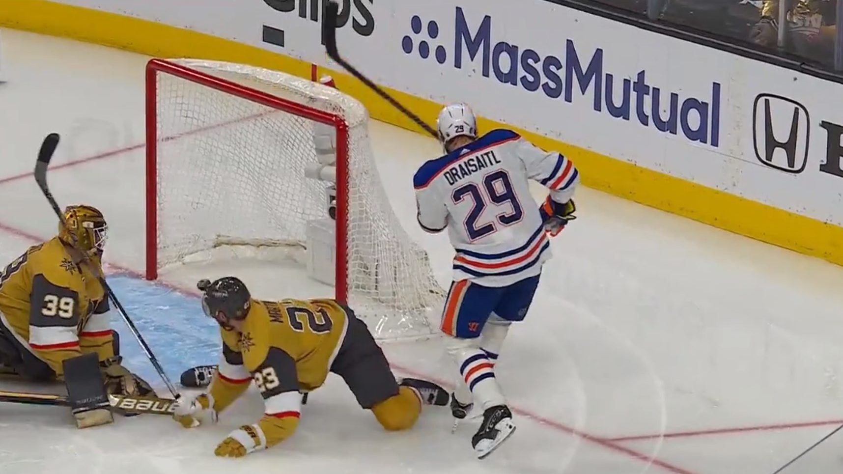 Leading Goal Scorer Leon Draisaitl Leaves Oilers Game With Injury Leading Goal Scorer Leon Draisaitl Leaves Oilers Game With Injury