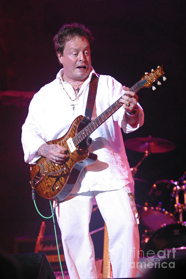 Legendary Guitarist Rick Derringer Dead At Age 77 Legendary Guitarist Rick Derringer Dead At Age 77