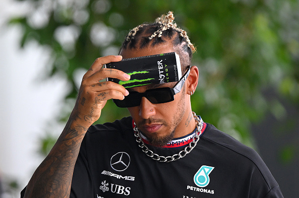 Lewis Hamiltonin Ja Ferrarin Yhteistyö: Täydellinen Fiasko? Lewis Hamiltonin Ja Ferrarin Yhteistyö: Täydellinen Fiasko?