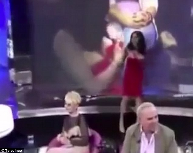 Live TV Chaos: Presenter Pulls Out, Host Takes Over Live TV Chaos: Presenter Pulls Out, Host Takes Over