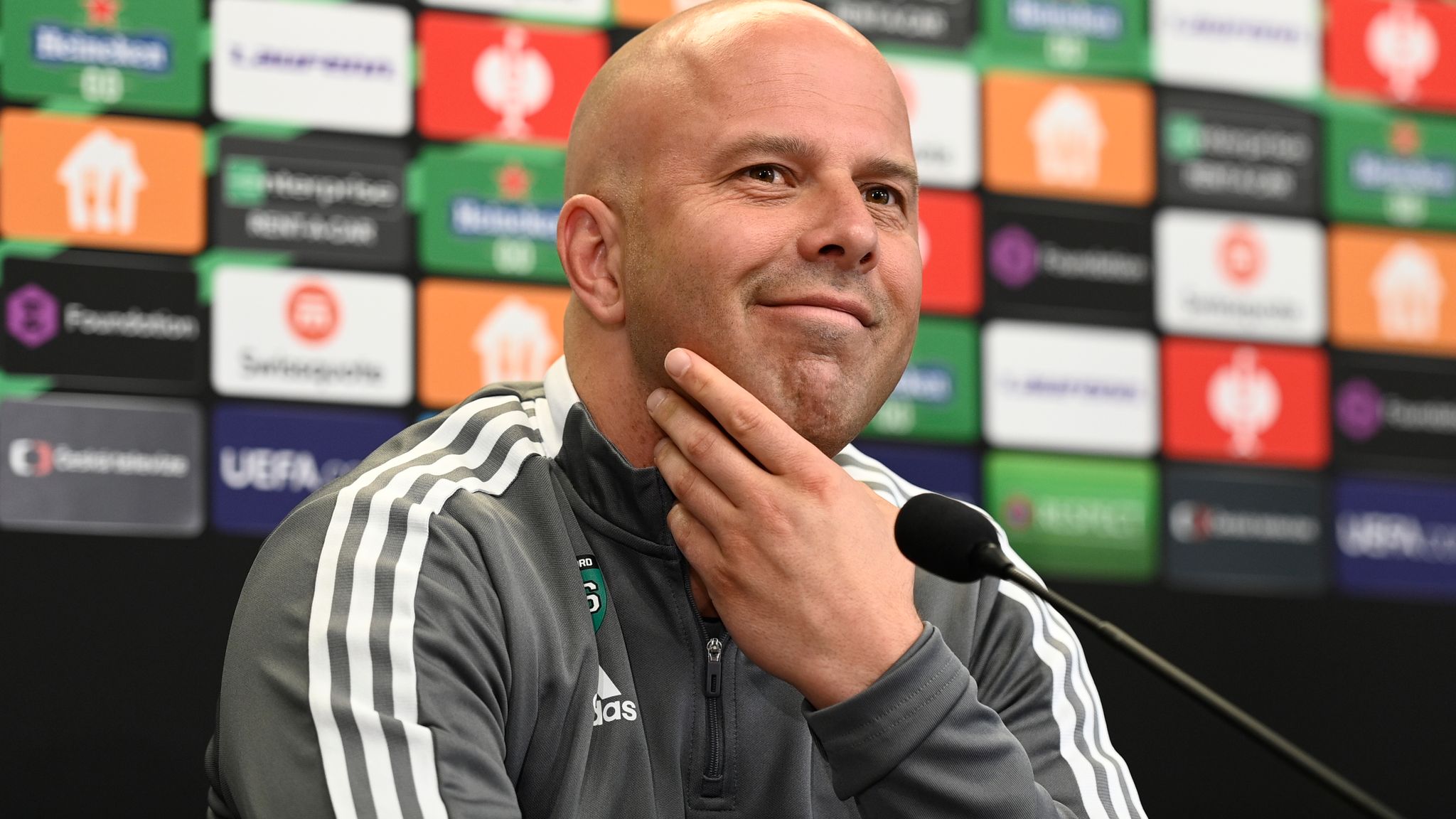 Liverpool's Premier League Challenge: Arne Slot's Impact Liverpool's Premier League Challenge: Arne Slot's Impact