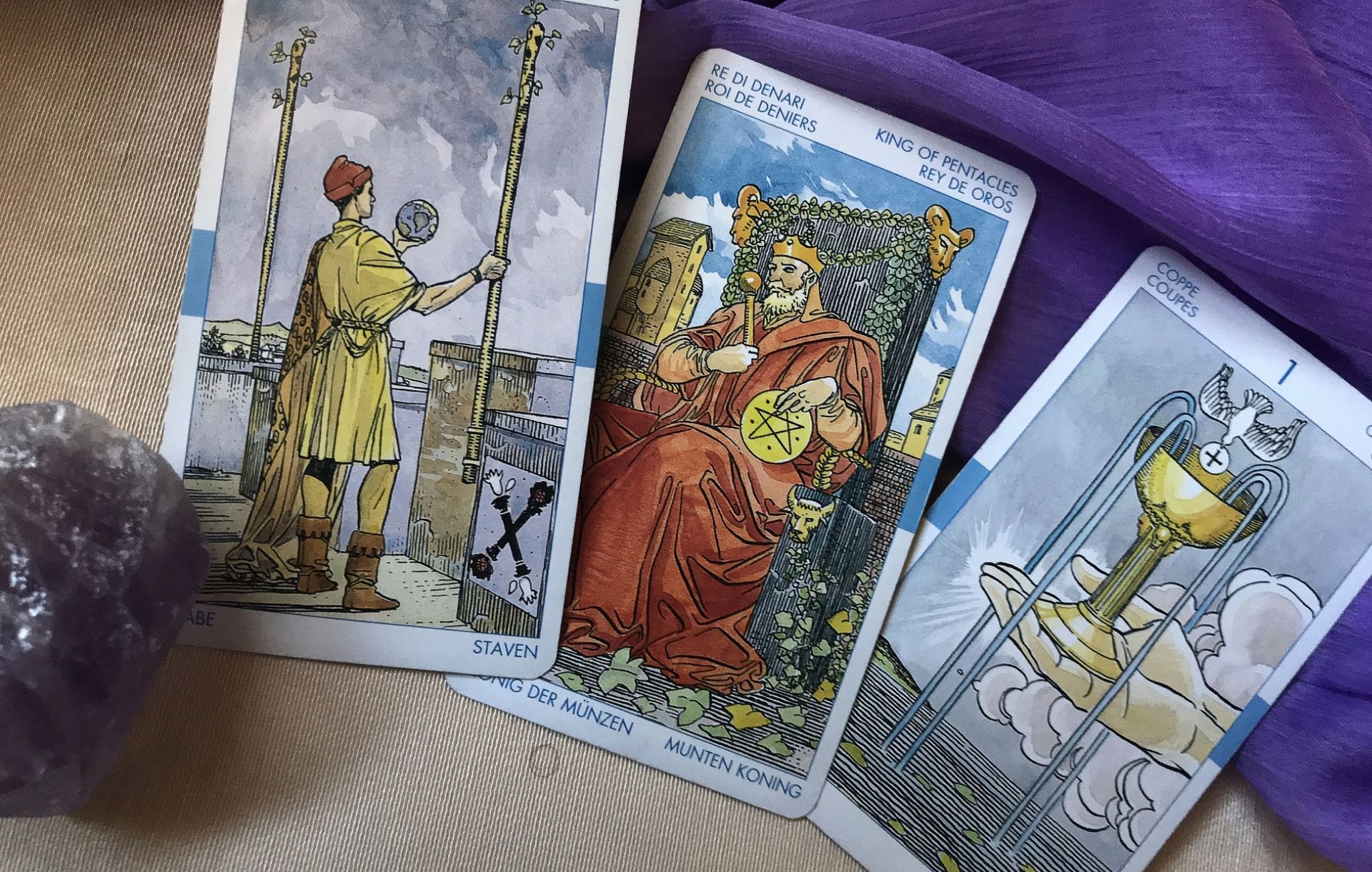 Los Arcanos Menores Del Tarot: Una Guía Completa Los Arcanos Menores Del Tarot: Una Guía Completa