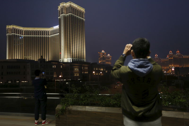 Macau's Gaming Revenue Surges Ahead Of Golden Week Holiday Macau's Gaming Revenue Surges Ahead Of Golden Week Holiday