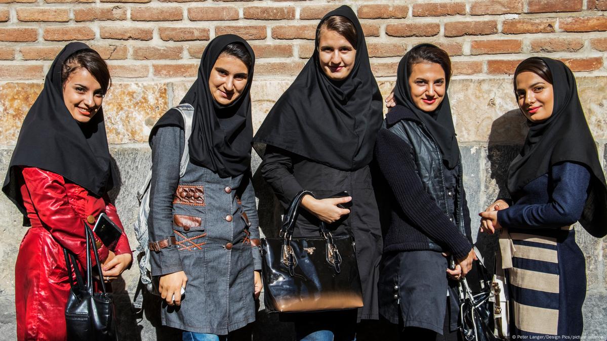 Macron's Party Proposes Hijab Ban For Under-15s In Public Spaces Macron's Party Proposes Hijab Ban For Under-15s In Public Spaces