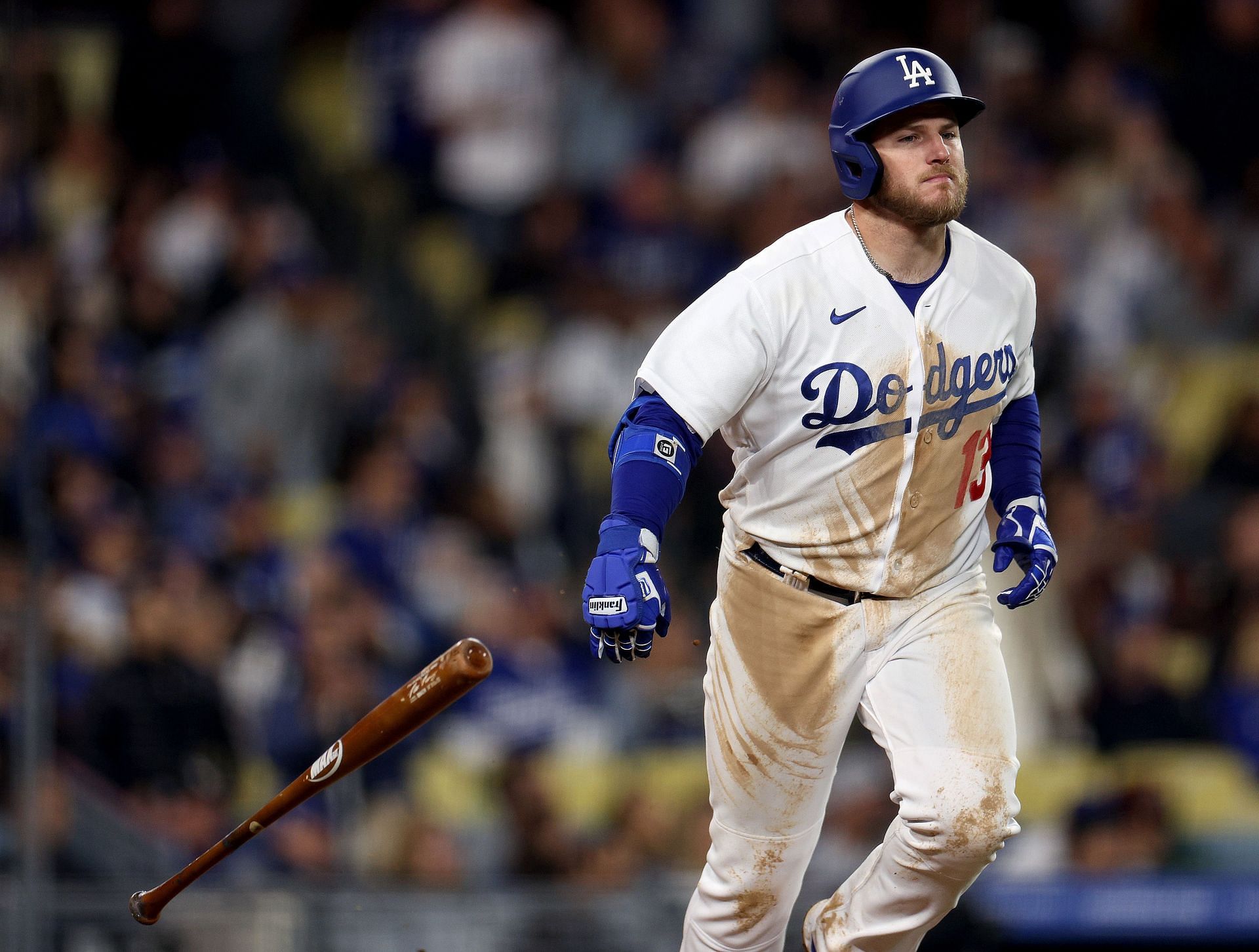 Max Muncy's Fly Ball Snagged By Former NFL Quarterback In Japan Max Muncy's Fly Ball Snagged By Former NFL Quarterback In Japan