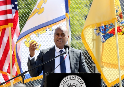 Mayor Ras Baraka Arrested During Protest Outside Newark ICE Facility Mayor Ras Baraka Arrested During Protest Outside Newark ICE Facility