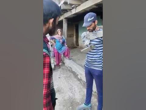 مداح کا ٹام کروز کے جوتوں پر پاؤں: ایک غیر متوقع واقعہ مداح کا ٹام کروز کے جوتوں پر پاؤں: ایک غیر متوقع واقعہ