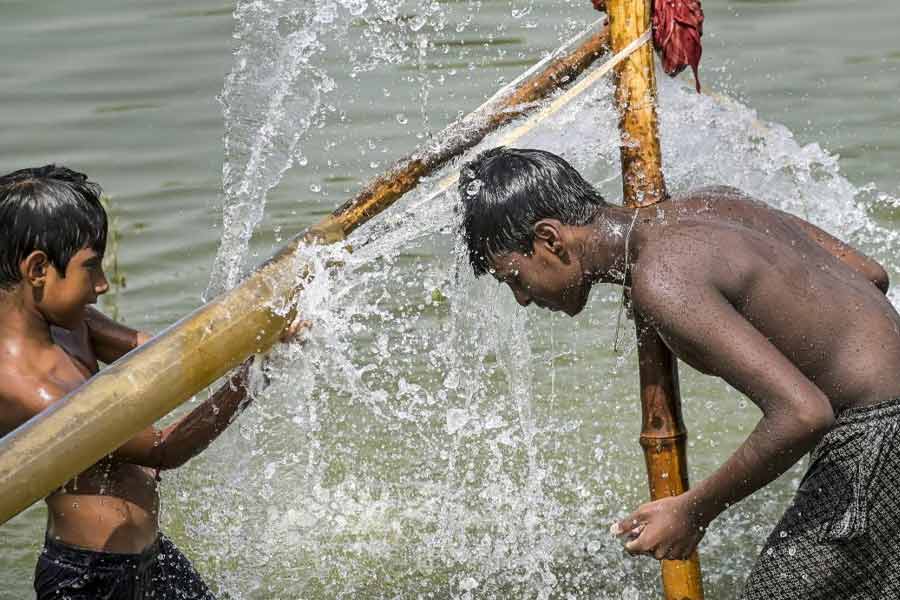 MeT Department Issues High Tide And Temperature Warning For West Bengal During Holi MeT Department Issues High Tide And Temperature Warning For West Bengal During Holi