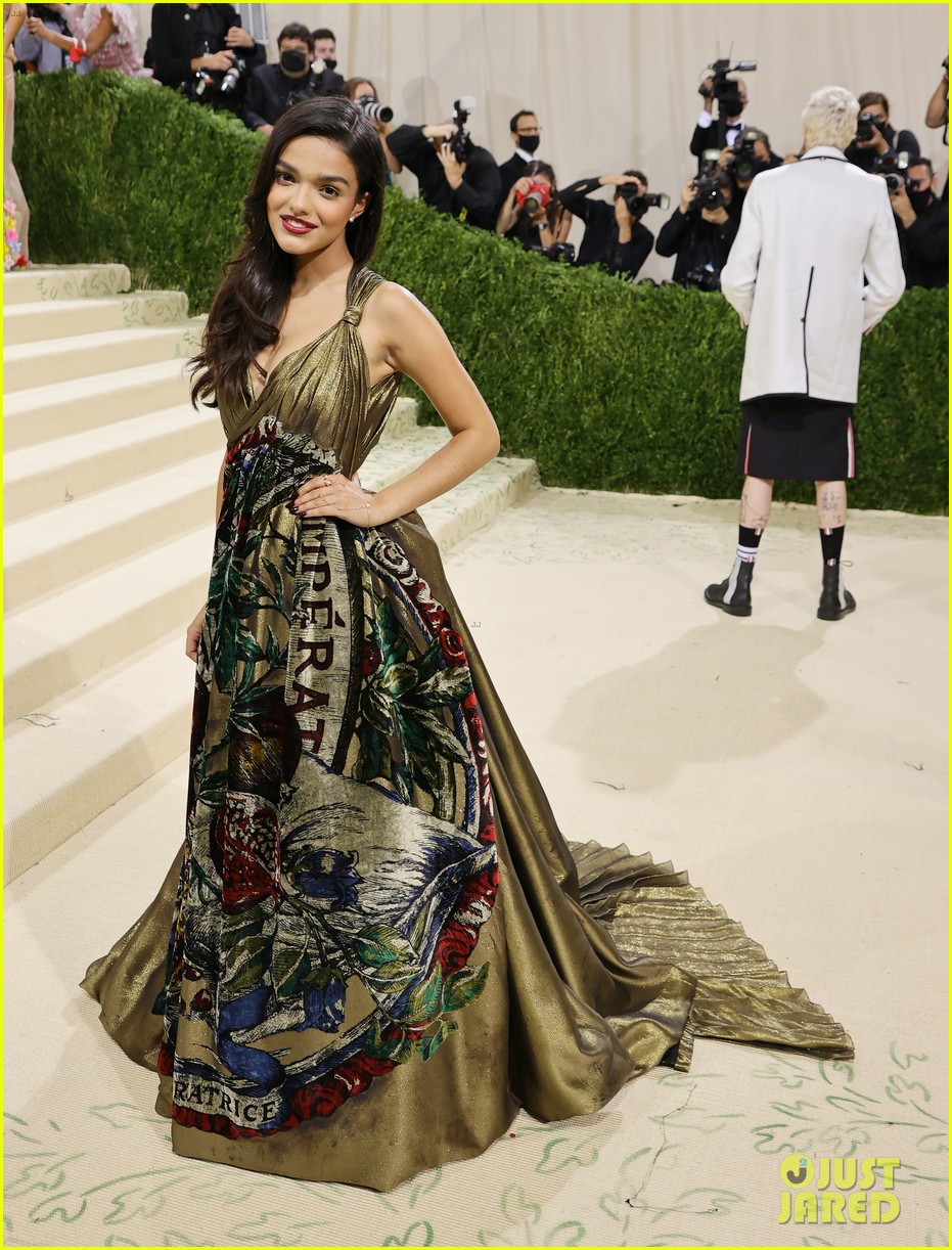 Met Gala 2024: Rachel Zegler, Lizzo, Doechii, And More Met Gala 2024: Rachel Zegler, Lizzo, Doechii, And More
