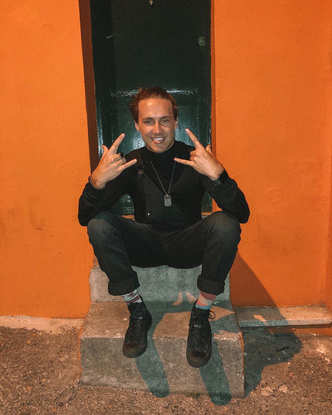 Meu Herói De Olhos Azuis: Vitor Kley Lamente A Morte Do Pai, Ivan Kley Meu Herói De Olhos Azuis: Vitor Kley Lamente A Morte Do Pai, Ivan Kley