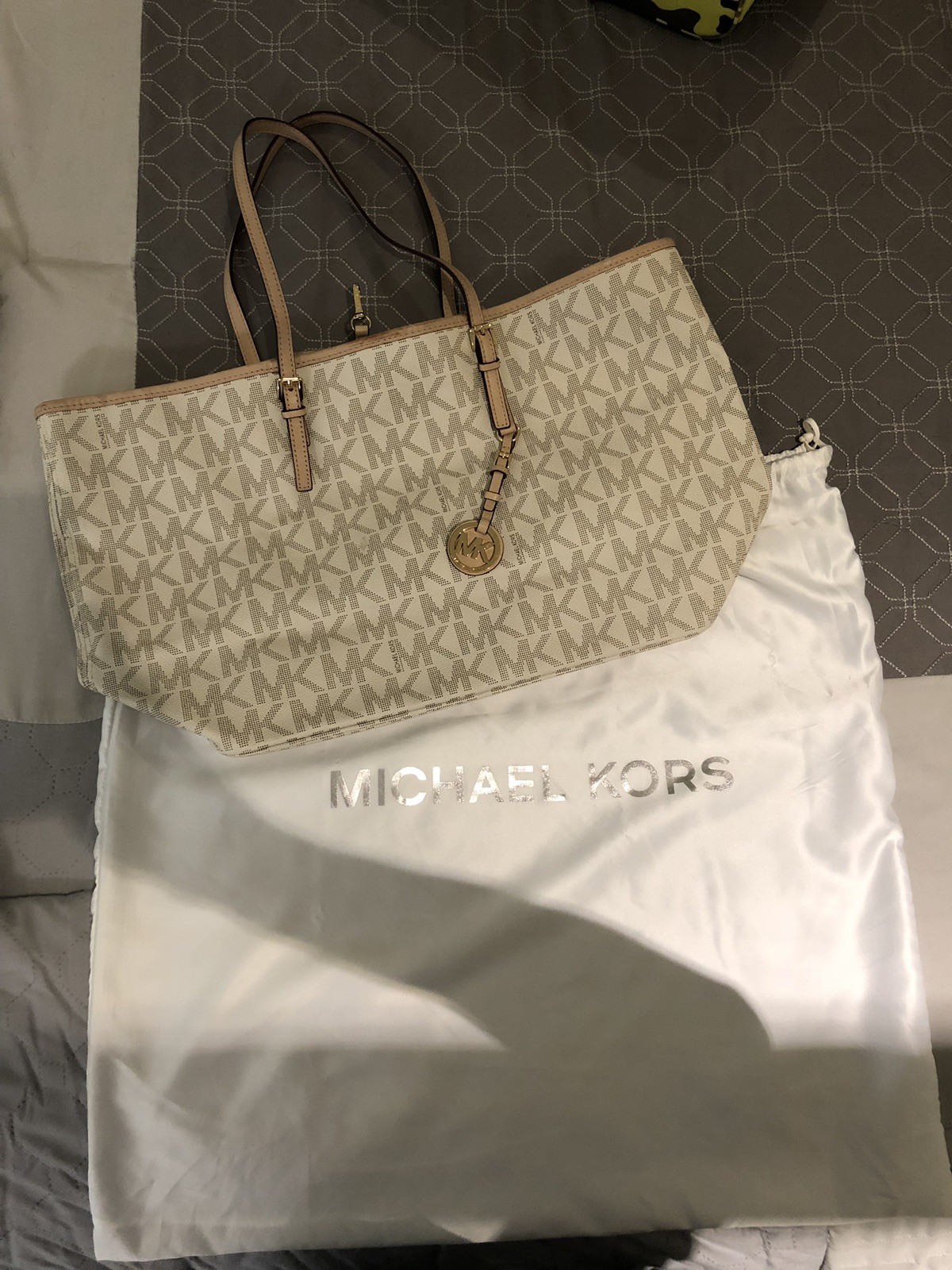 Michael Kors' Jet-Set Style Arrives On Amazon, Curated By Suki Waterhouse Michael Kors' Jet-Set Style Arrives On Amazon, Curated By Suki Waterhouse