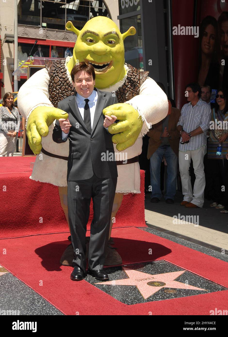 Mike Myers' Three-Word Reaction To Shrek Role Mike Myers' Three-Word Reaction To Shrek Role