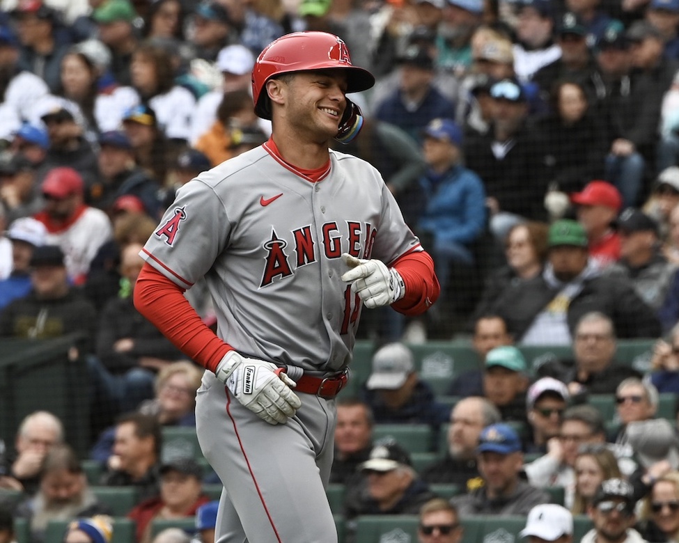 Mike Trout Out With Knee Soreness: Angels Drop Fifth Consecutive Game Mike Trout Out With Knee Soreness: Angels Drop Fifth Consecutive Game
